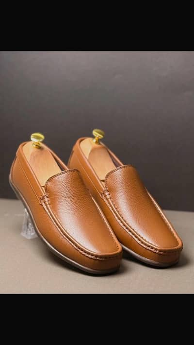 Stock Clearance: Men’s Brown Textured Leather Loafers