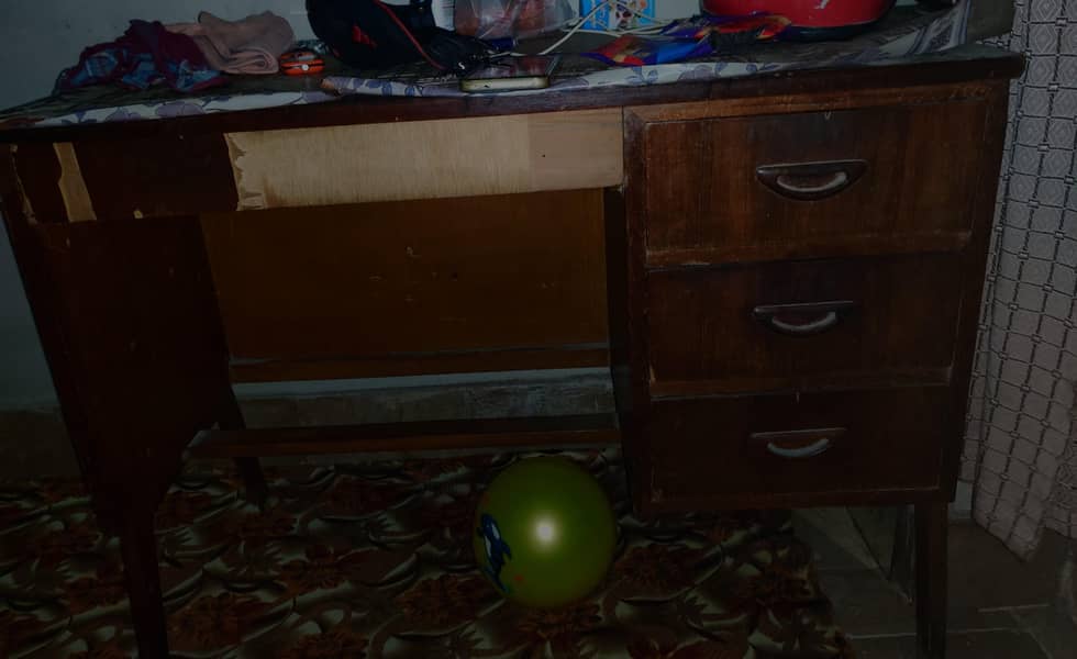 computer  table 3