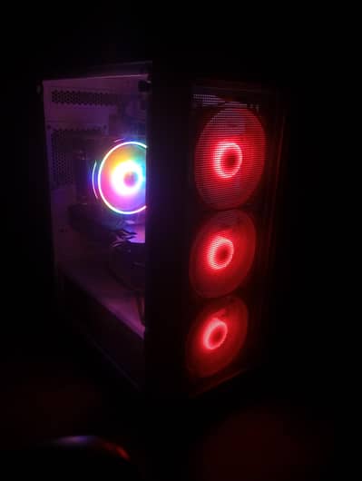 Selling my personal gaming pc in excellent condition