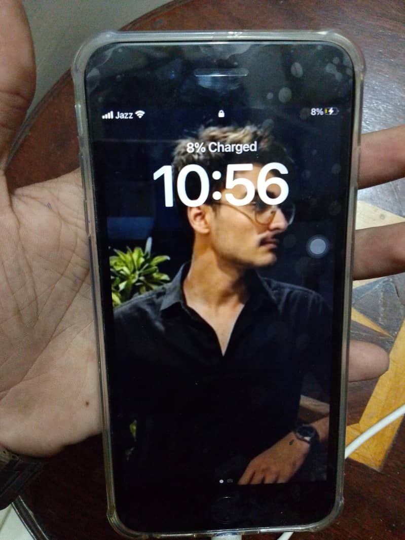 Apple iPhone 8 Plus 6