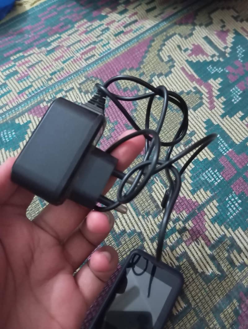 QMobile E400i 2