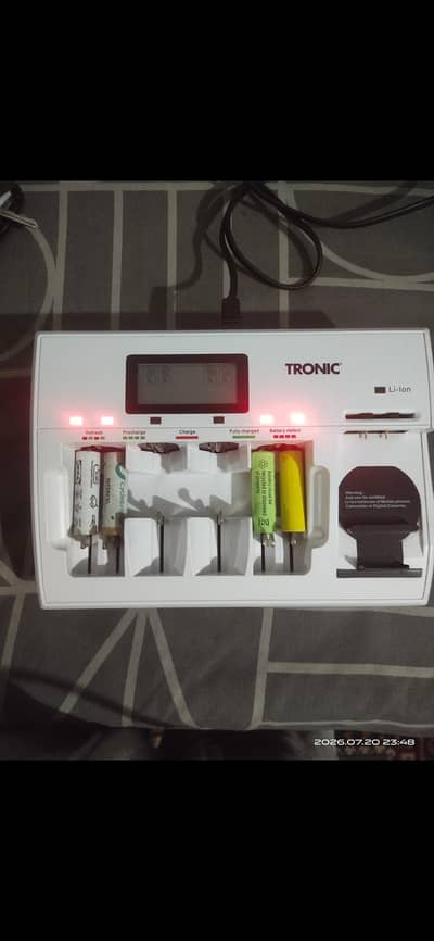 Tronic rechargeable batteries charger