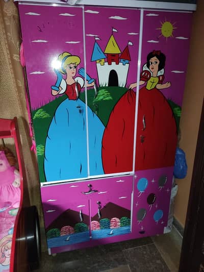 Kids wardrobe