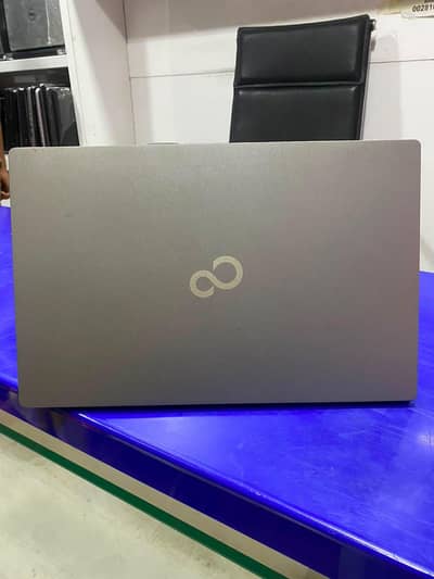 Fujitsu LIFEBOOK U7512 | Core i7 12th Gen | 8GB DDR5 | 256GB SSD |