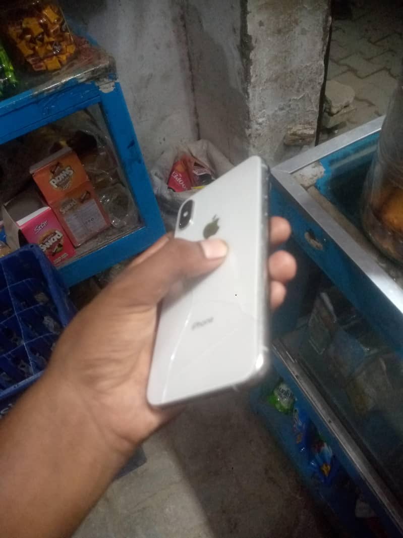 Apple iPhone X 3