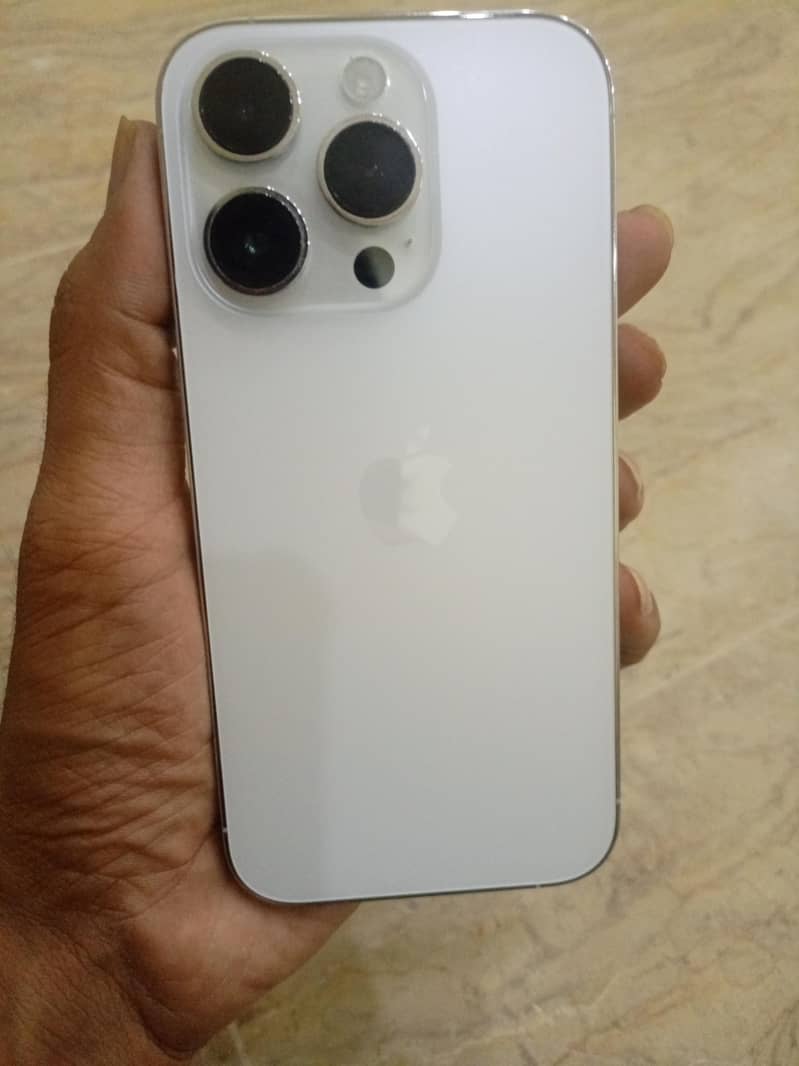 Apple iPhone 14 Pro 1