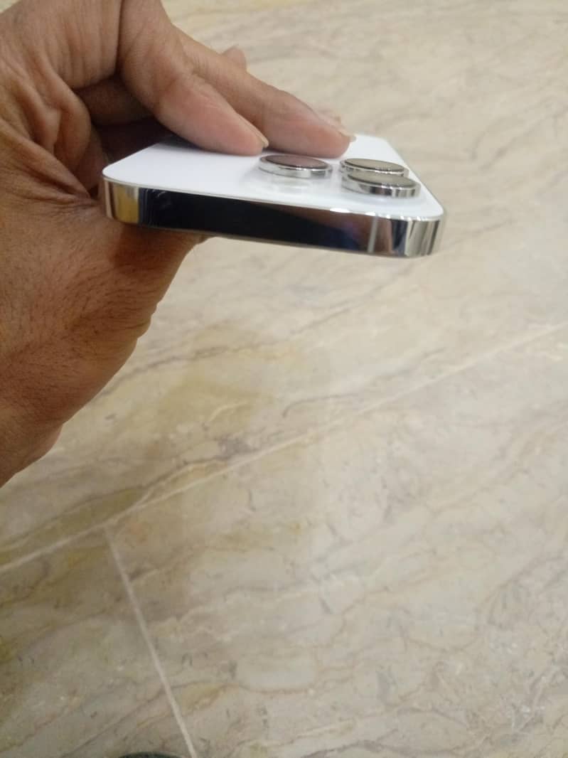 Apple iPhone 14 Pro 3