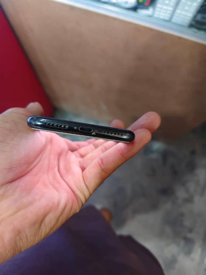 Apple iPhone X 6
