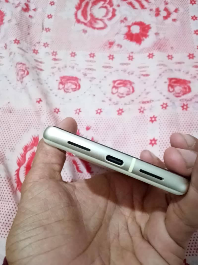 Google Pixel 7 6