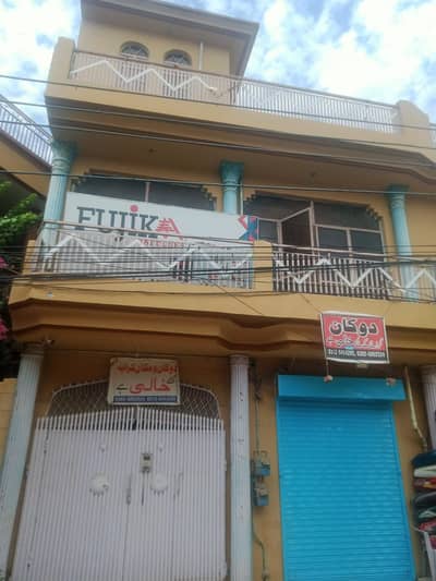 5 Bed Rooms Big House on Dr. Qadeer Road Khanna Pul