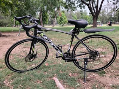 New High-Performance Road Bike - Great Condition