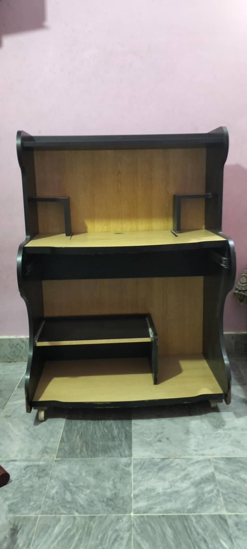 Computer table 0
