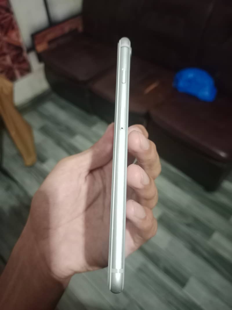 Apple iPhone 8 Plus 1