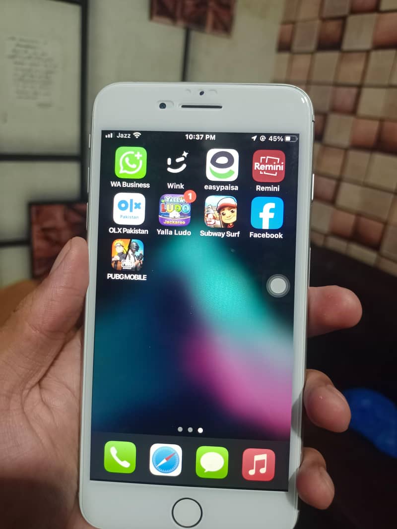Apple iPhone 8 Plus 6