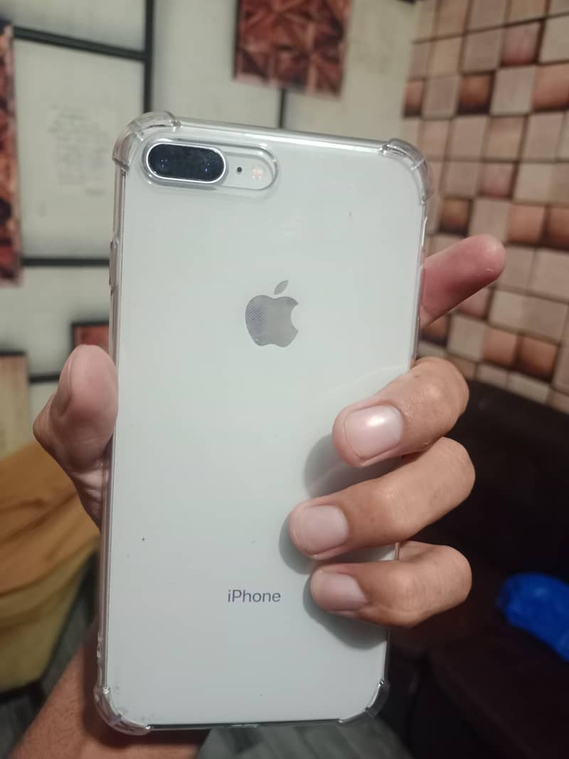 Apple iPhone 8 Plus 9