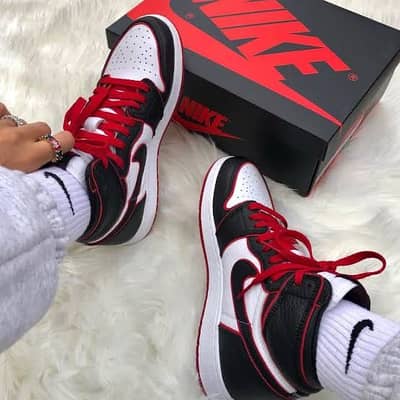 Air jordan 1 high blood line