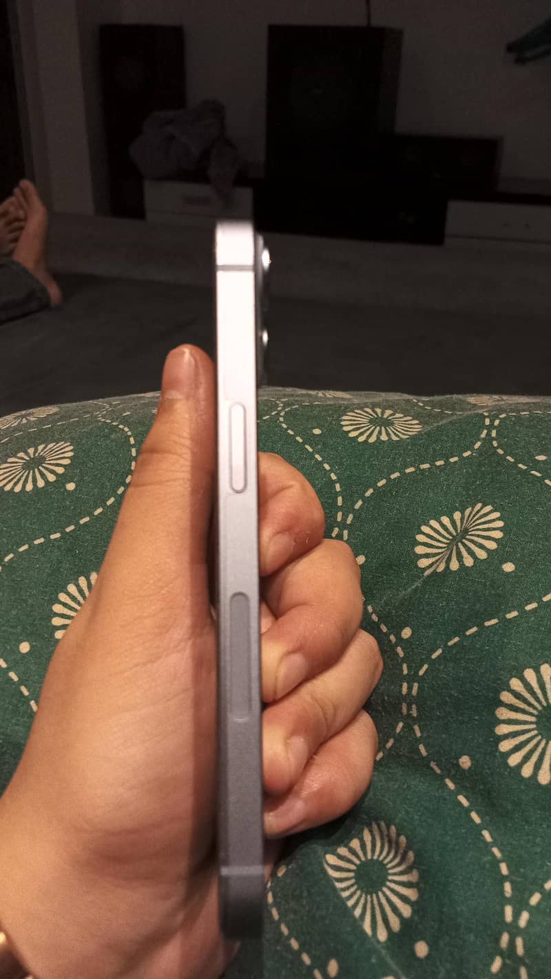 Apple iPhone 14 JV ( Non Pta) for sale urgent 4