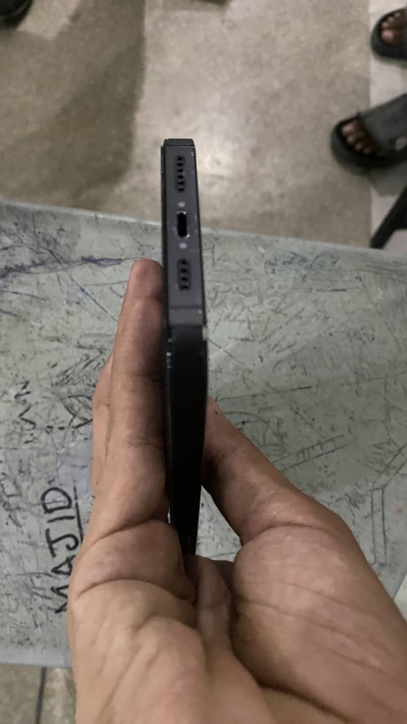 iPhone 14 Pro Max 4