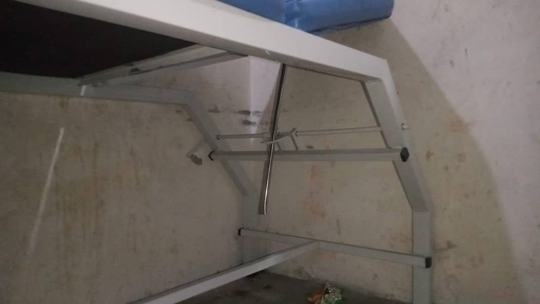 chekup bed 1