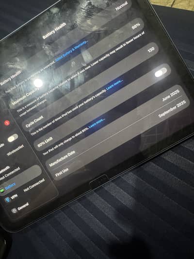 iPad A16 128 GB 10/10 condition in wrannty