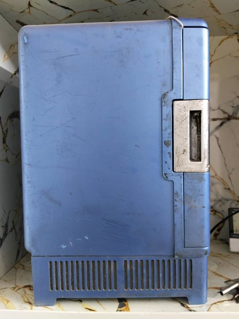 Mini fridge 5