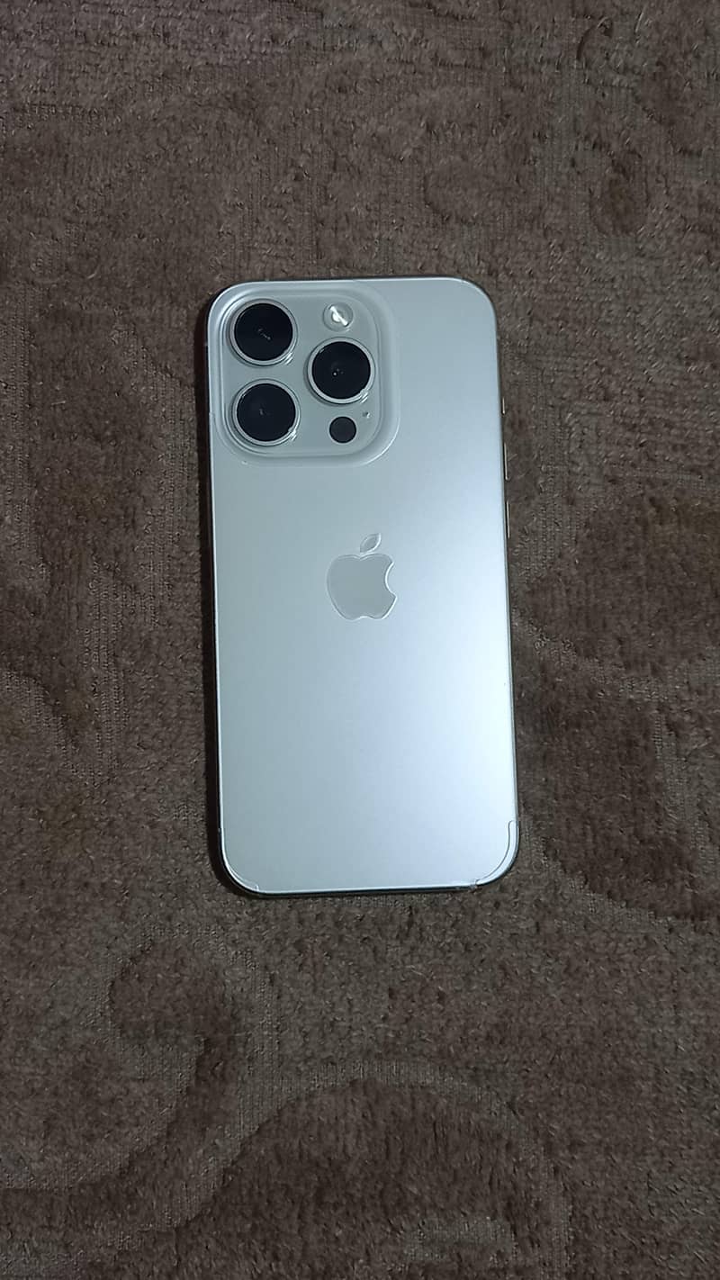 Apple iPhone 15 Pro 3