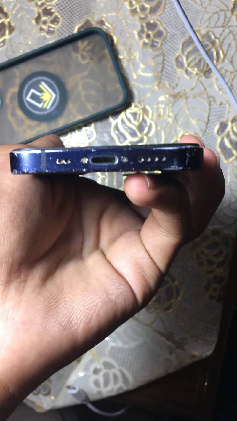 Apple iPhone 12 mini 6
