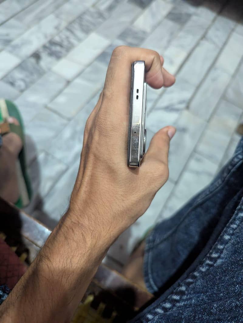 Infinix Note 40 4