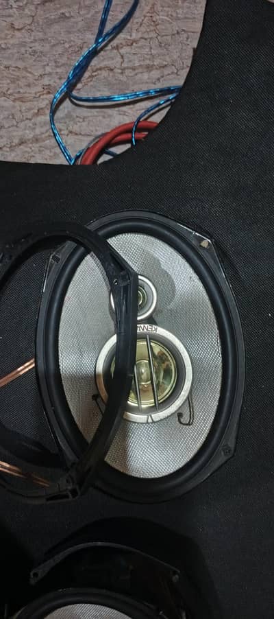 718 speakers and amplifier