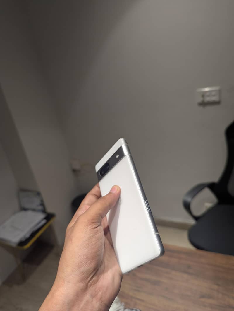 Google Pixel 7a 2