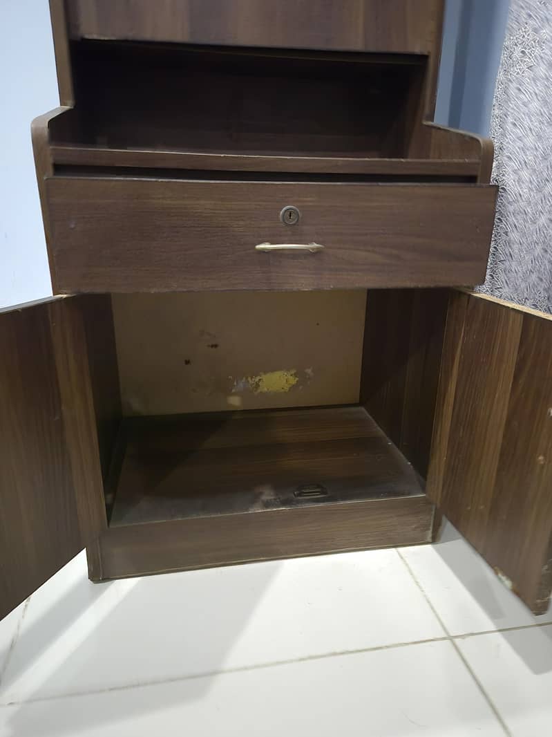Dressing table with mirror 2
