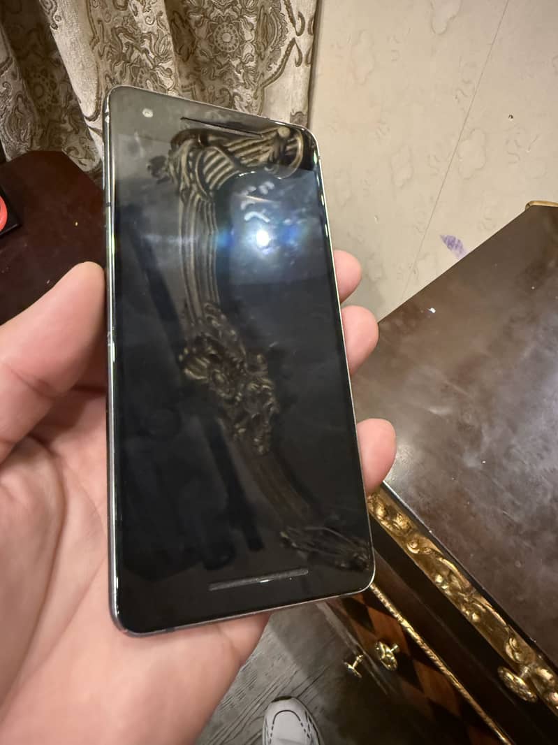 Pixel 2 (screen issue) 4