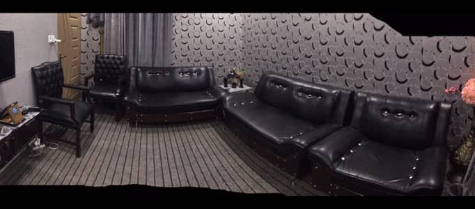 5 Seater Black Leather Sofa Set + 2 Executive Tufted Chairs | Like New