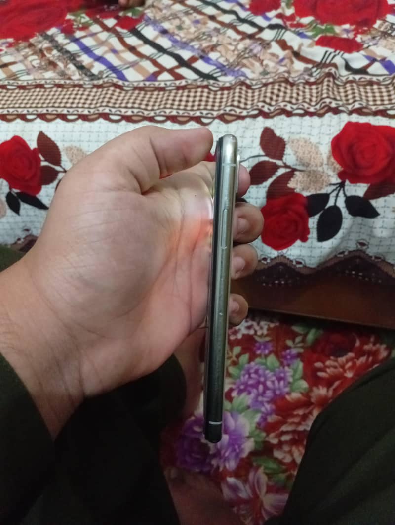 Apple iPhone X 1
