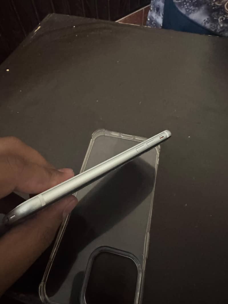 Apple iPhone SE 4