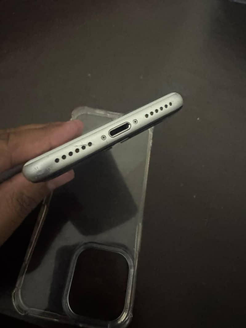Apple iPhone SE 8