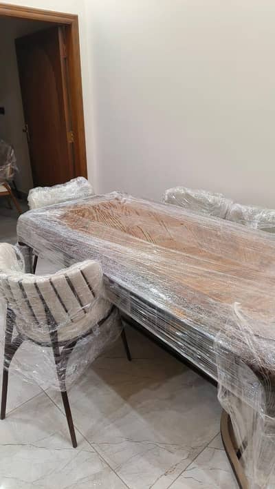dining table 165k