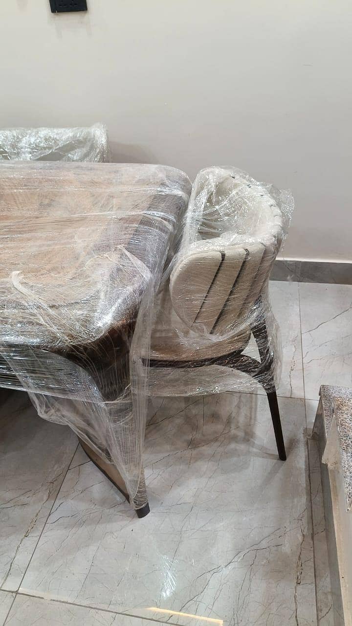 dining table 165k 2