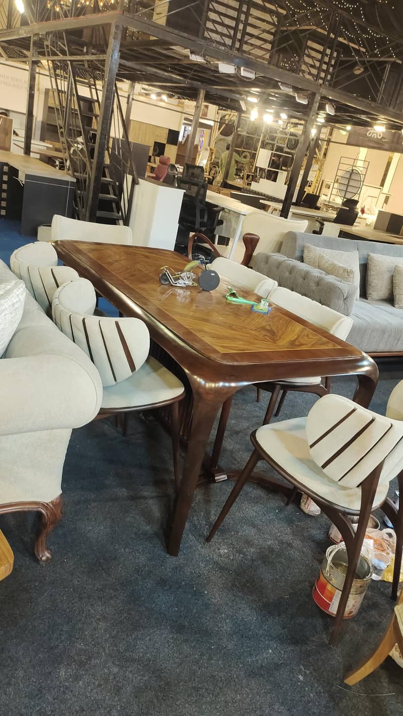 dining table 165k 3