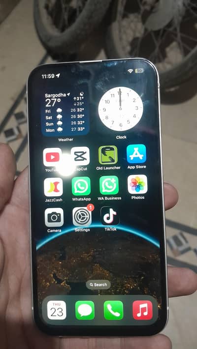 Apple iPhone 13