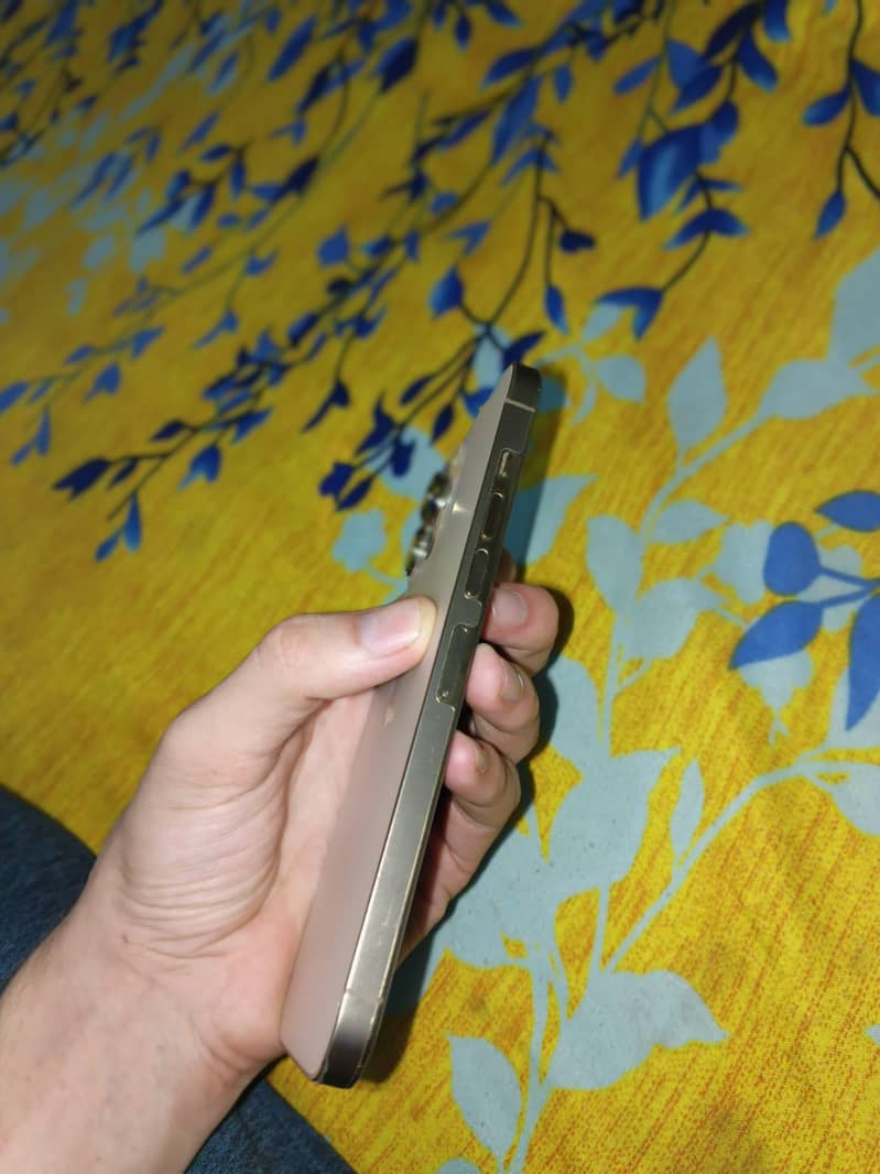 Apple iPhone 13 Pro Max 1