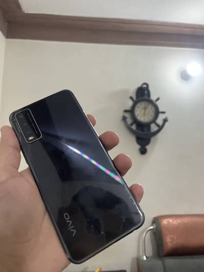 Vivo y21  memory 4gb or 64gb  with box