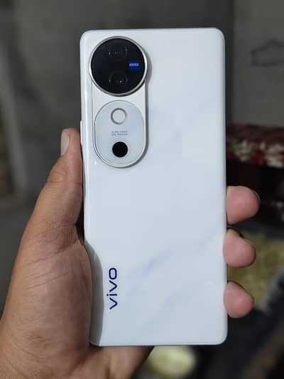Vivo V40 03091653681