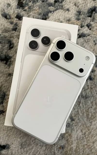 Apple iPhone 17 Pro White
