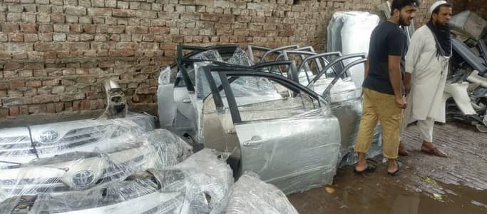corolla 12 ,10 ,6 doors body parts available all pk