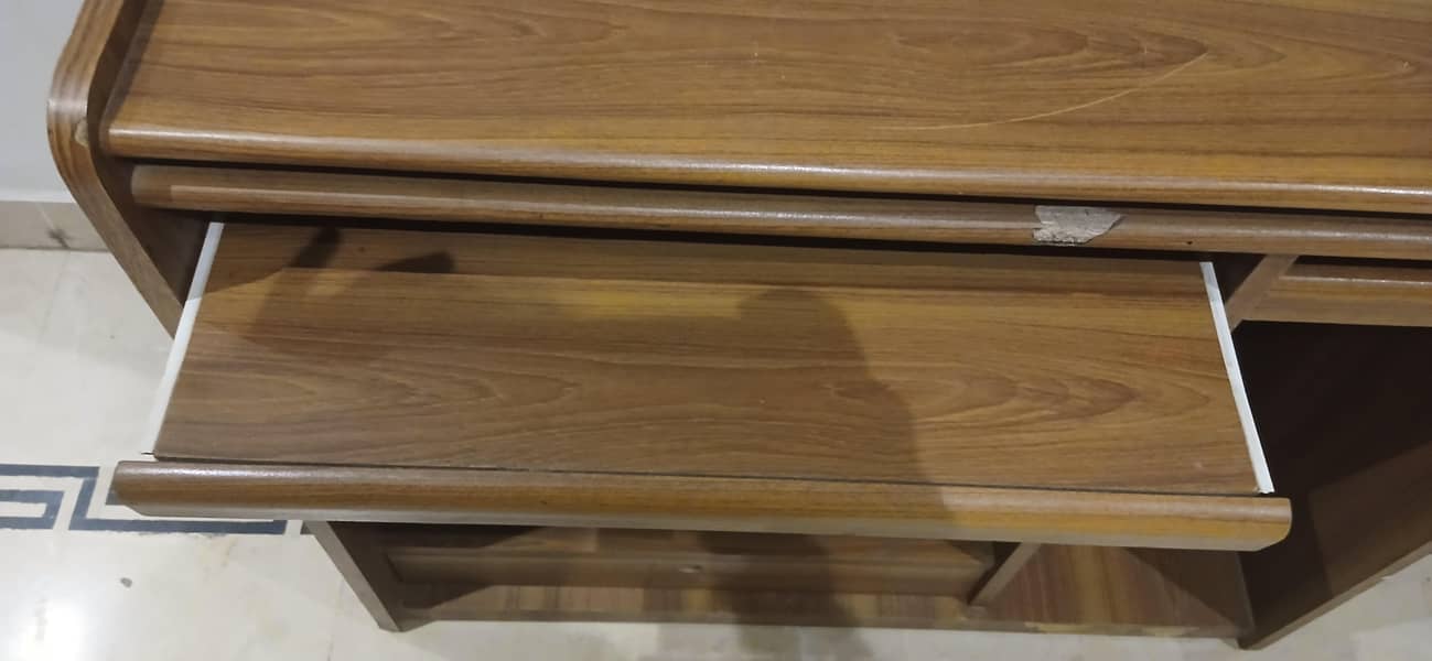 computer table 2