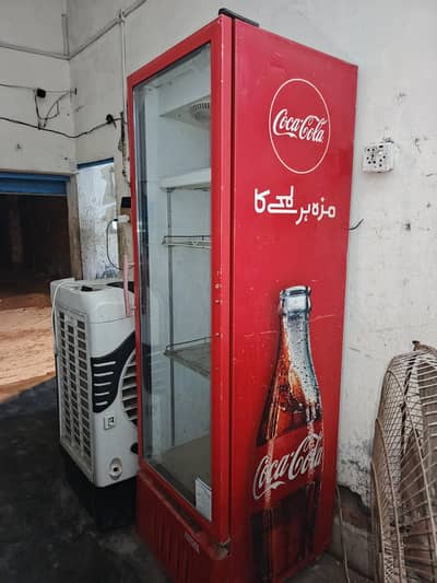 coca cola chiller 10/8 condition urgent sale