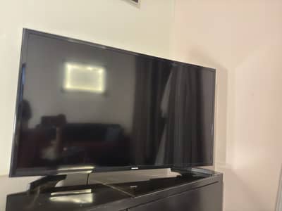 Samsung 40” Original LED TV – Screen Damaged