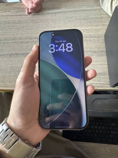 Apple iPhone 16 Pro jv