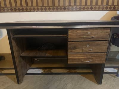 Office table